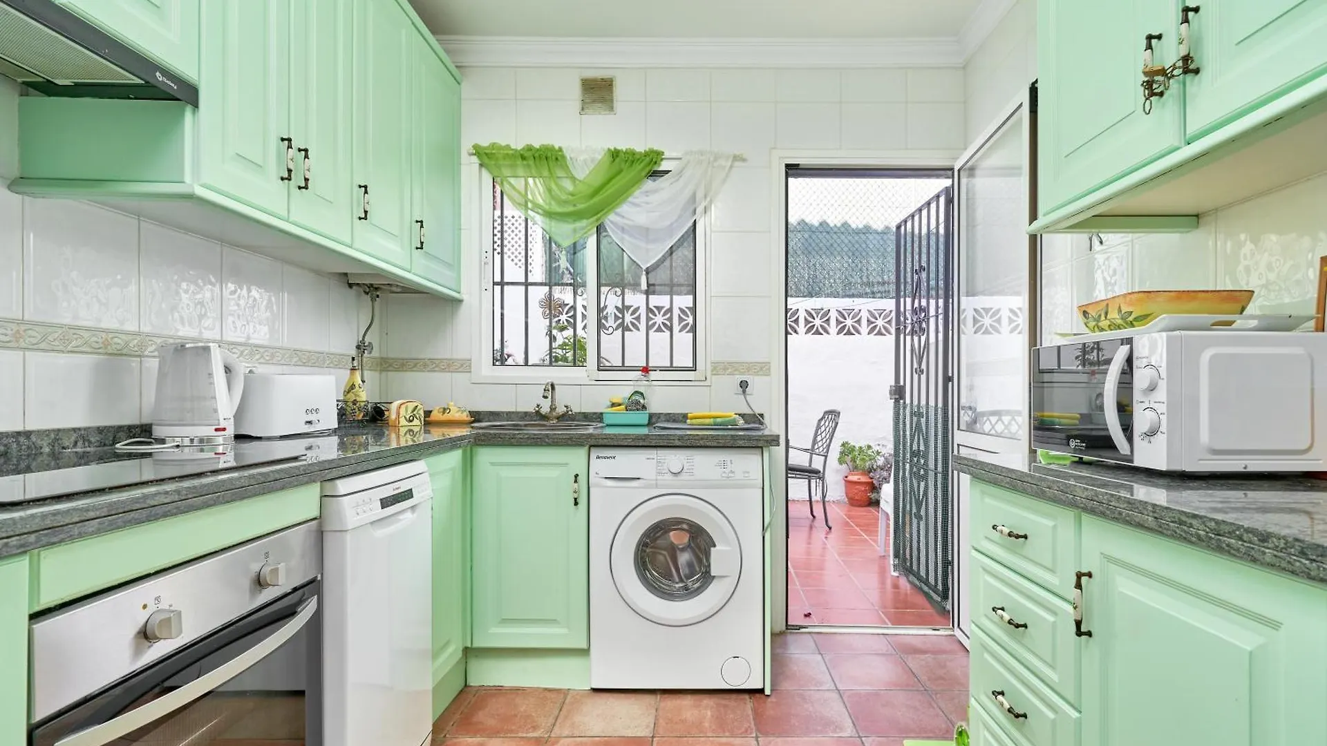 Charming Townhouse In Nueva Nerja Villa Spain